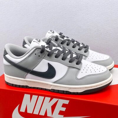 Nike/耐克 Dunk Low 女子烟灰低帮复古休闲板鞋 DD1503-117