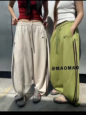 MAOMAO两条杠休闲弯刀裤女2026春季新款宽松显瘦抽绳运动裤2783