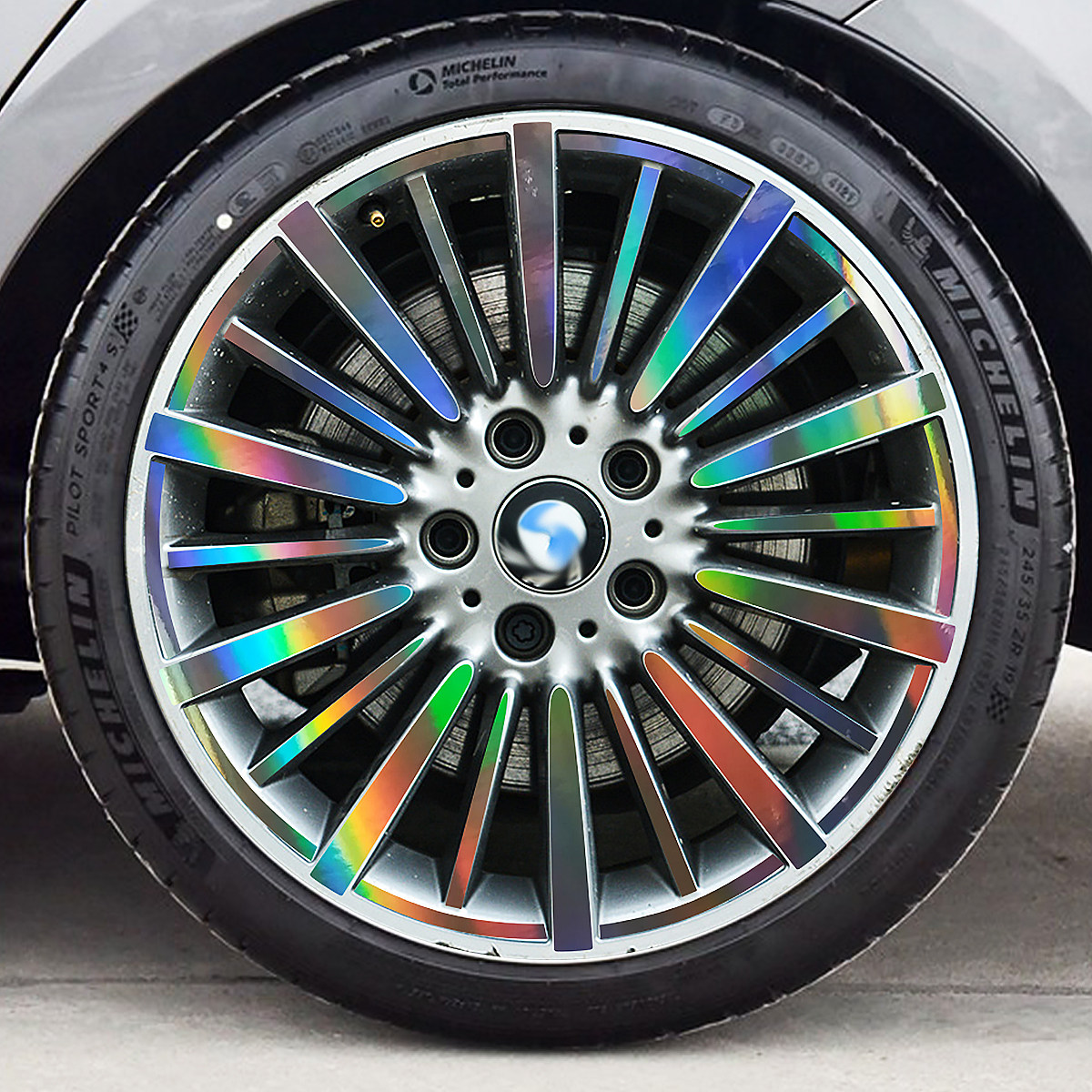 适用宝马3系轮毂贴纸320i 325i改装配件外观装饰用品大全黑化车贴