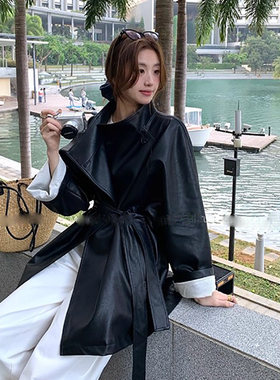 皮衣风衣外套女款2026新款今年流行爆款中长款拼色收腰小个子大衣