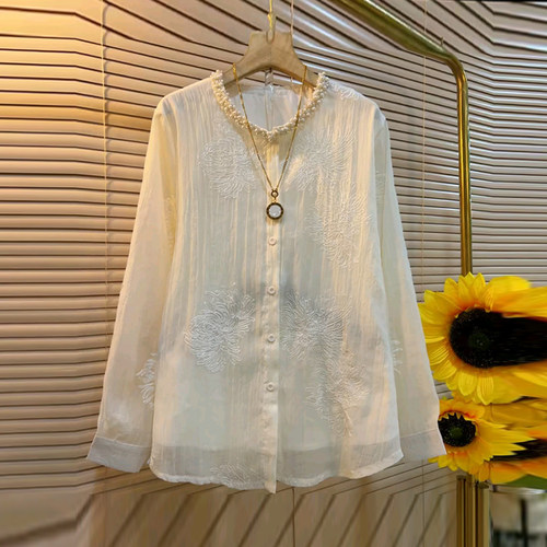 加肥亮钻圆领花朵长袖上衣