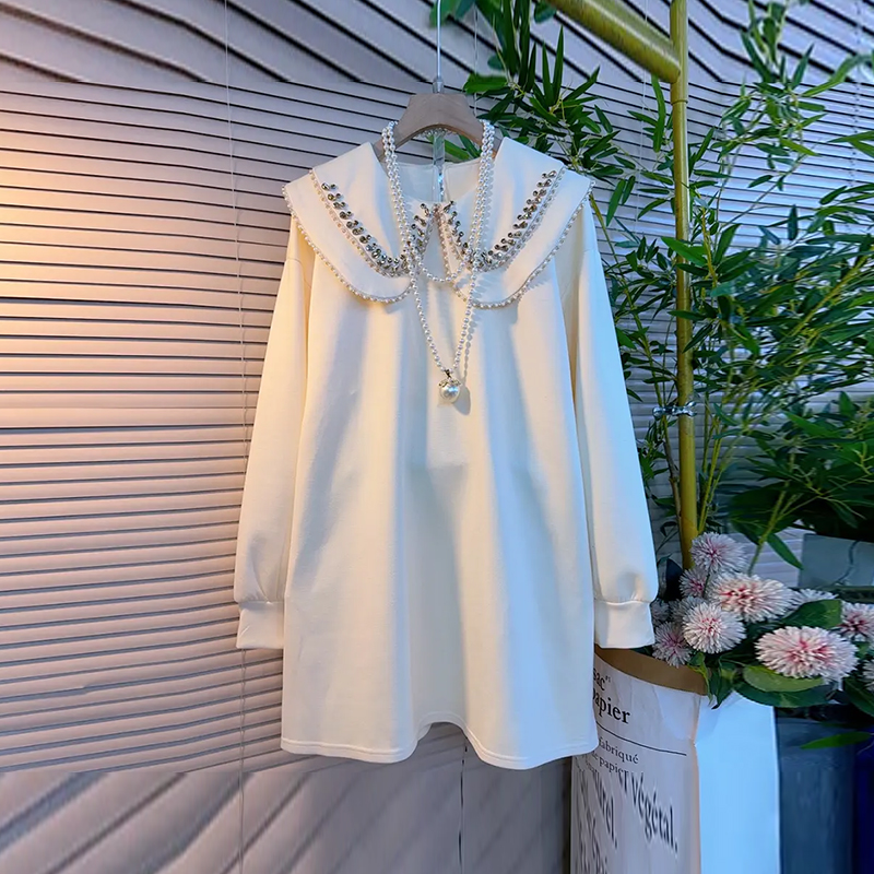 娃娃领钉珠亮钻边长袖卫衣