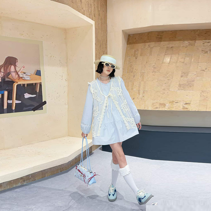 加肥系带领蕾丝花背心荷叶领长袖衬衫胖妹妹韩版甜美淑女风两件套