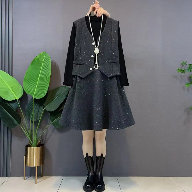 V领马甲(两件套)立领连衣裙