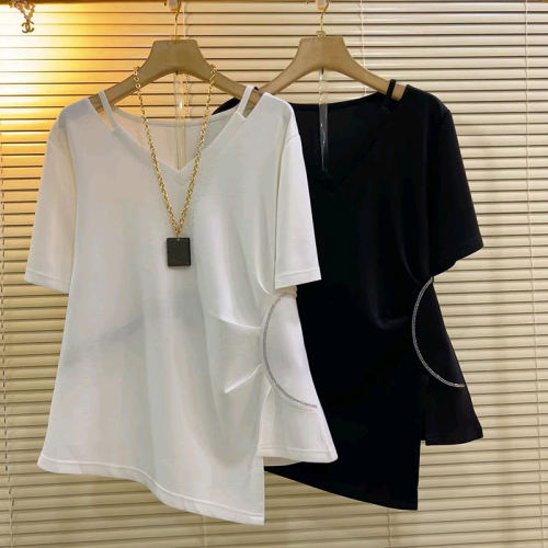 加肥镂空肩侧压褶短袖上衣