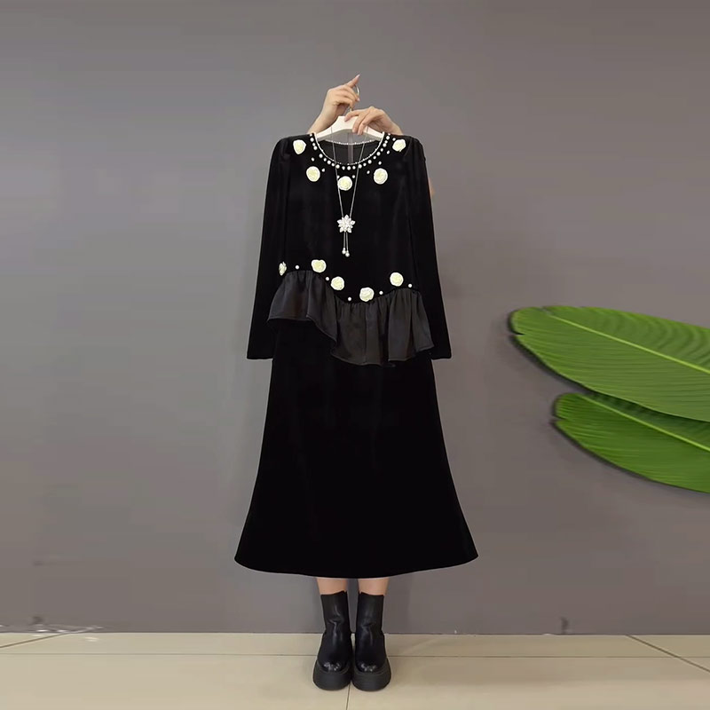 钉珠领立体花朵长袖上衣半身裙