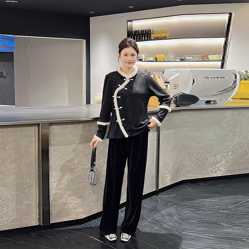 大码女装毛毛领盘扣长袖上衣