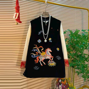 女装 口小衫 立领刺绣图案国风马甲胖妹妹时尚 拼色袖 减龄秋冬款 大码