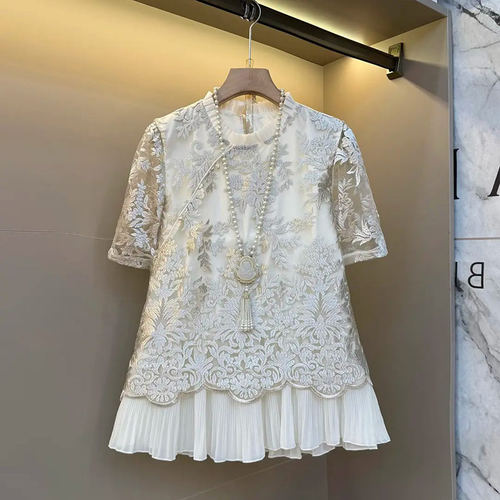 立领拼暗花百褶底摆上衣