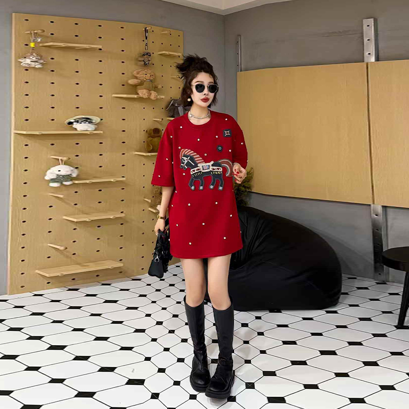 圆领短袖亮钻卡通图案上衣