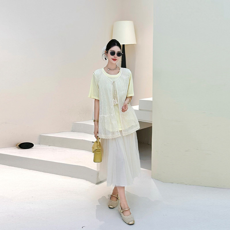 大码女装系带领蕾丝花马甲外搭胖妹妹圆领韩版休闲净版短袖T恤衫