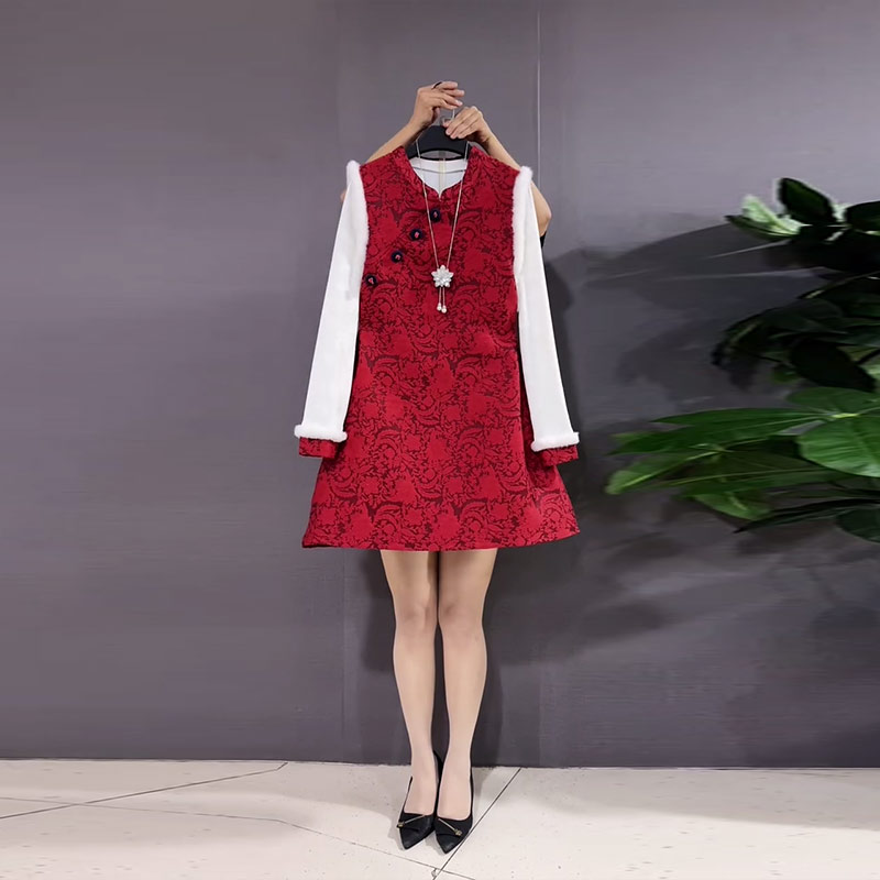 拼色袖口打底衫暗花马甲裙套装