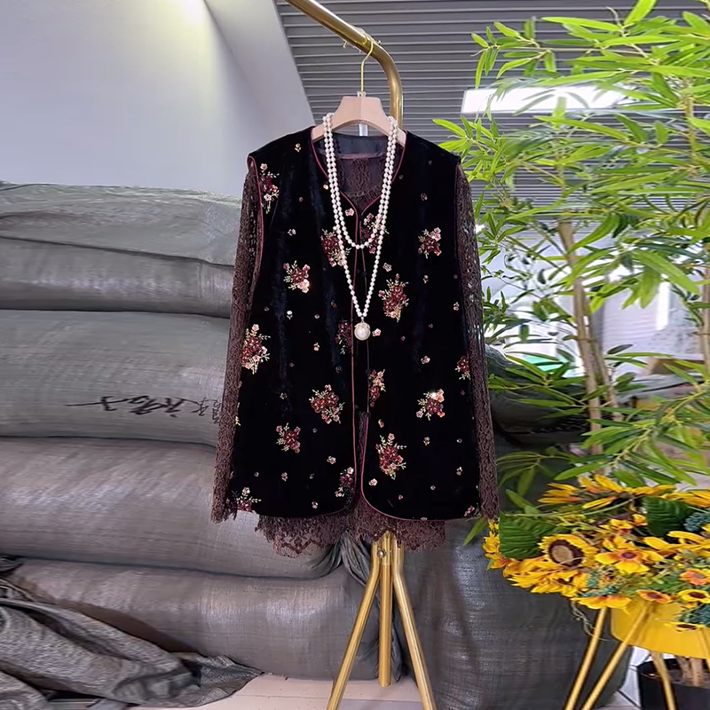 V领花朵国风马甲圆领蕾丝小衫