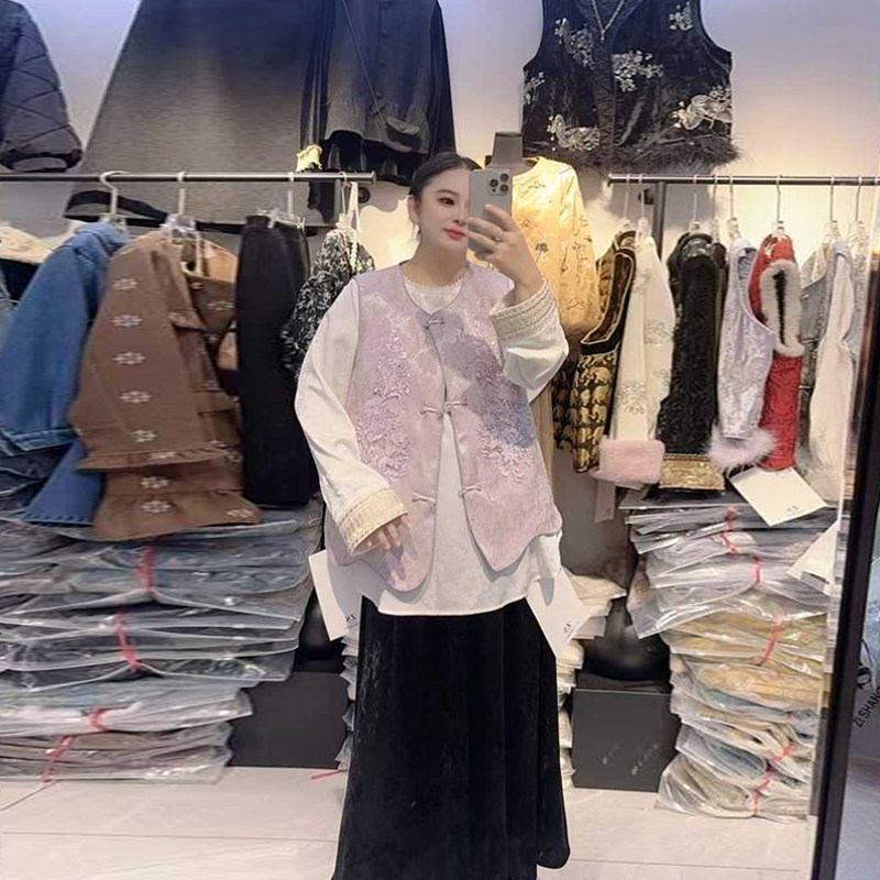 加肥女圆领盘扣花纹马甲胖妹妹复古风洋气减龄设计感拼色袖口小衫,女装/女士精品,大码内搭,淘宝优惠券,粉丝福利购,淘宝优惠卷