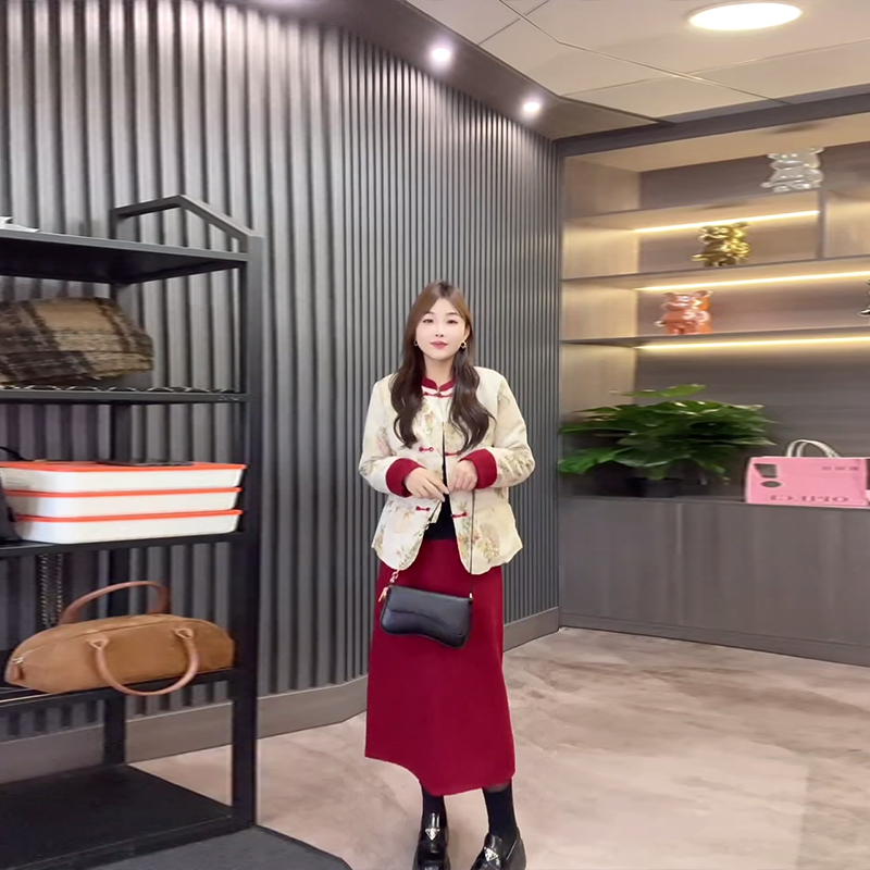 拼色袖口盘扣国风上衣半身裙套装