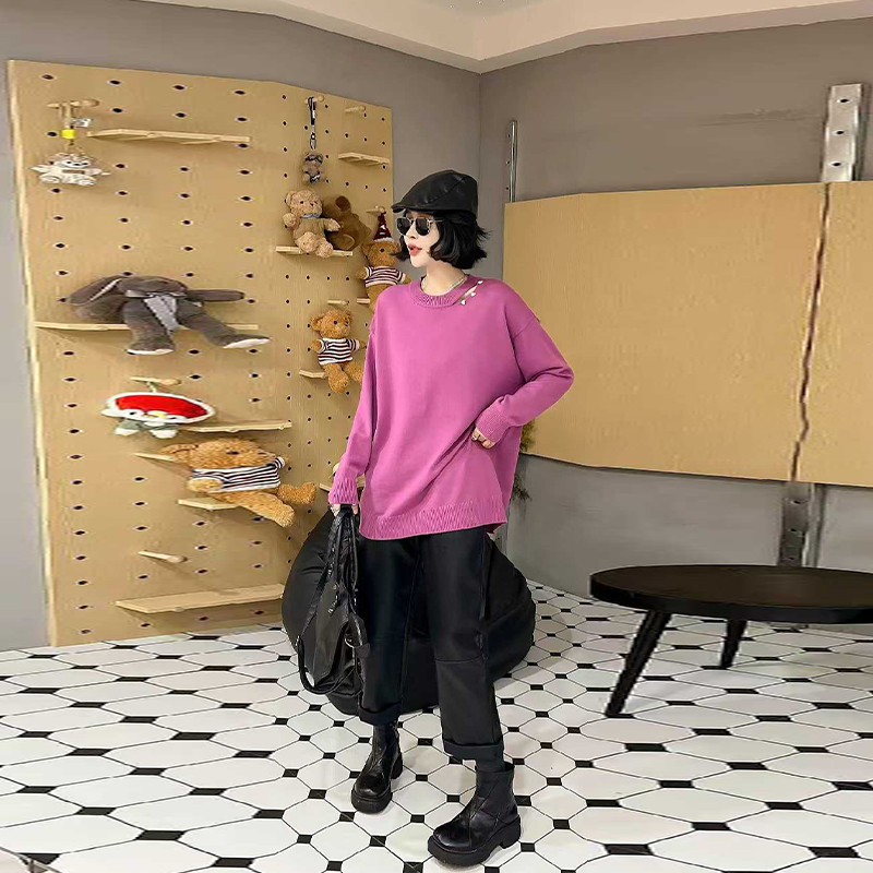 胖妹妹单侧镂空肩长袖针织衫