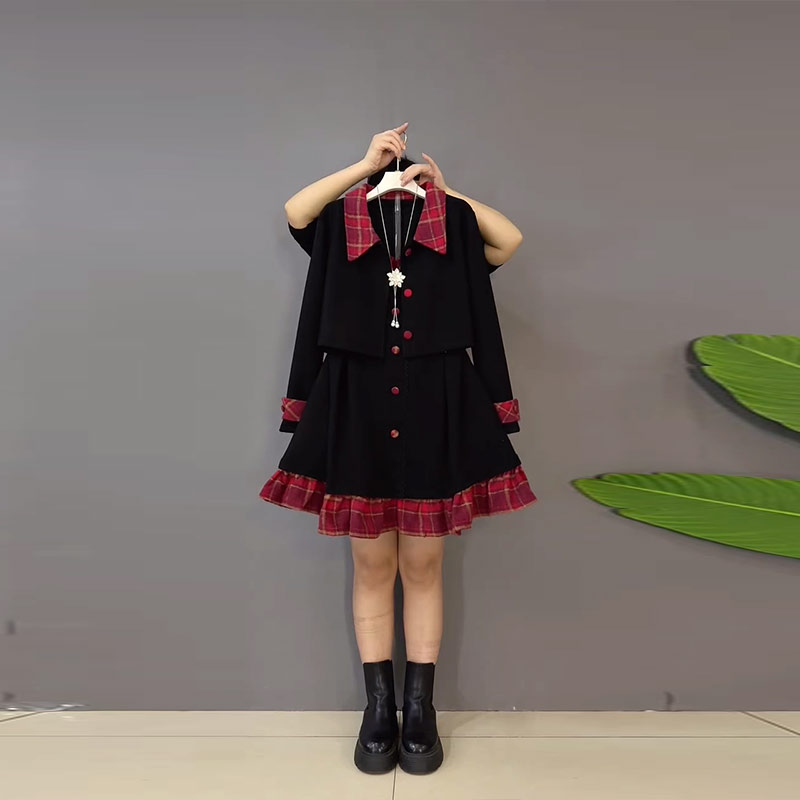 翻领纽扣长袖外套拼格子裙摆裙子