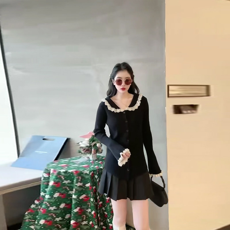 加肥V领拼色荷叶边长袖针织衫胖妹妹韩版秋冬款黑色显瘦简约上衣