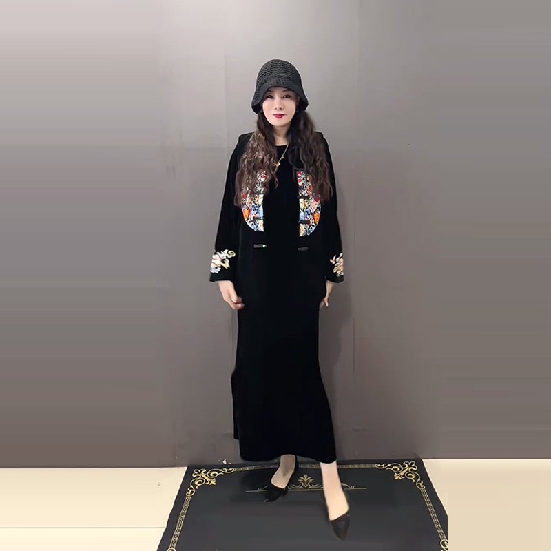 刺绣马甲拼色袖口长袖连衣裙