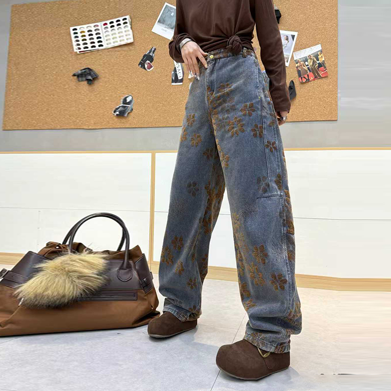 大码女装花朵弯刀牛仔裤