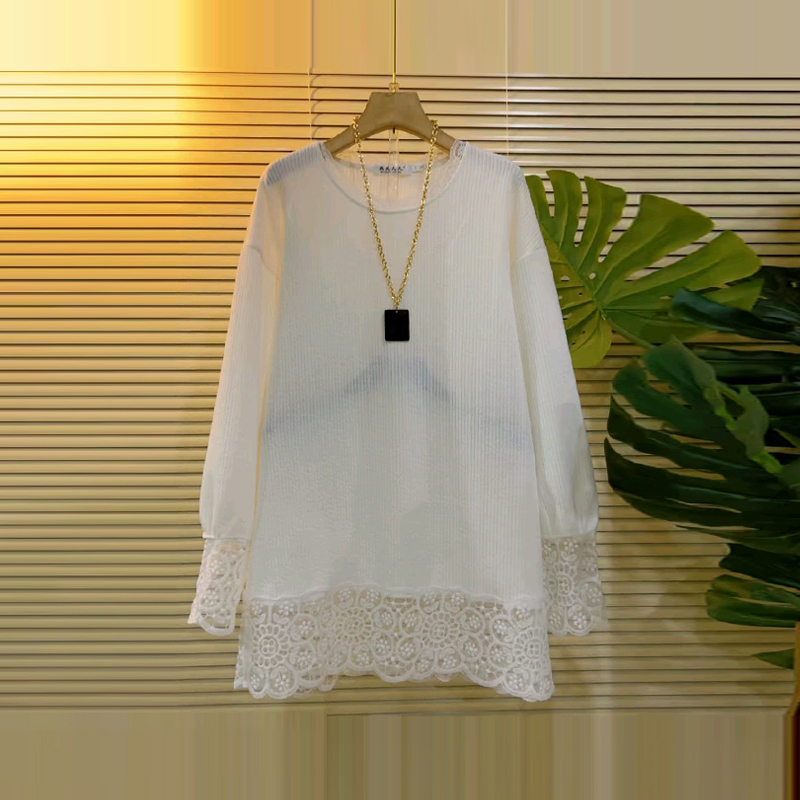 胖妹妹蕾丝底摆长袖圆领上衣