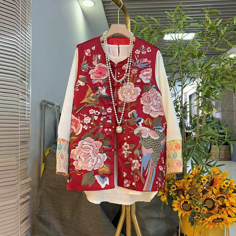 圆领花朵盘扣马甲花朵袖口小衫