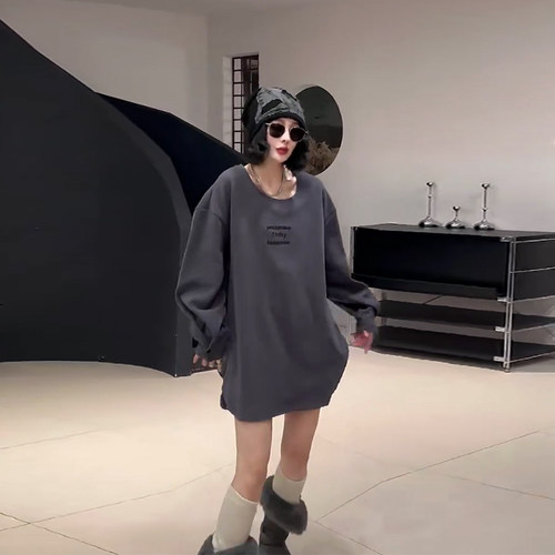 大码圆领字母长袖卫衣