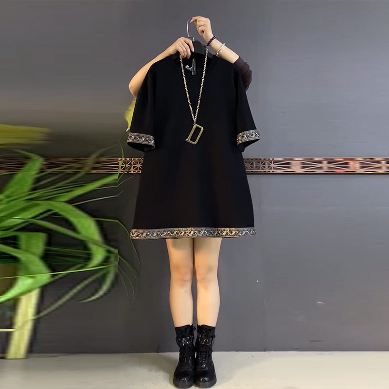 大码女装花纹边短袖T恤衫