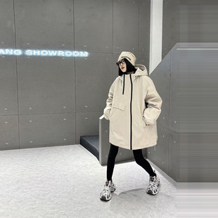 大版 气质减龄秋冬款 加棉外套韩版 女装 百搭冲锋衣 大码 加肥连帽长袖