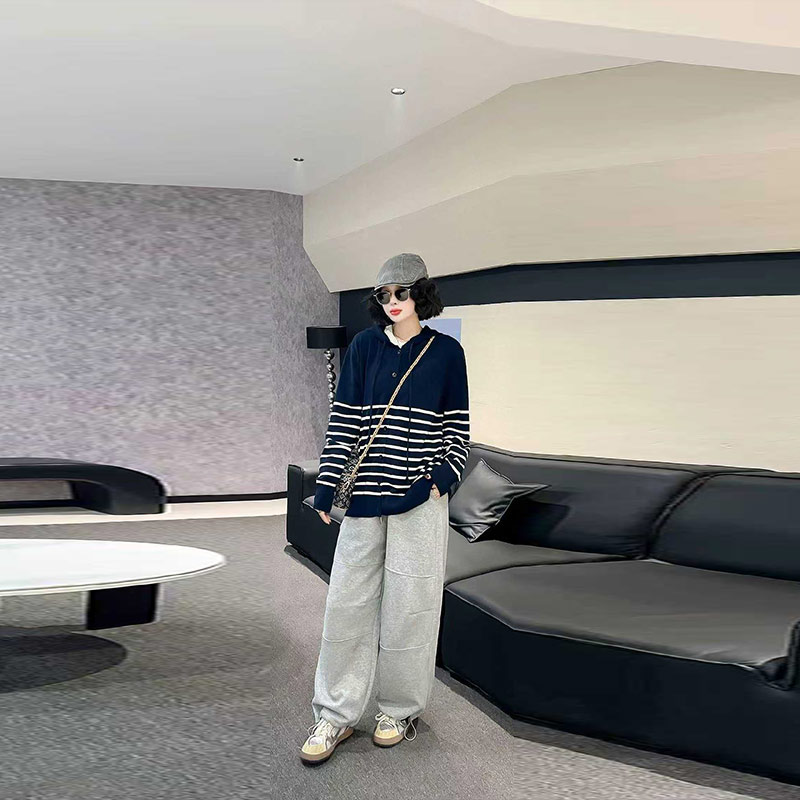 连帽纽扣开叉长袖条纹上衣
