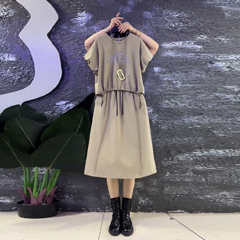 短袖字母底抽绳上衣半身裙套装