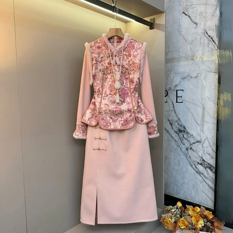 立领毛边盘扣马甲长袖小衫半身裙