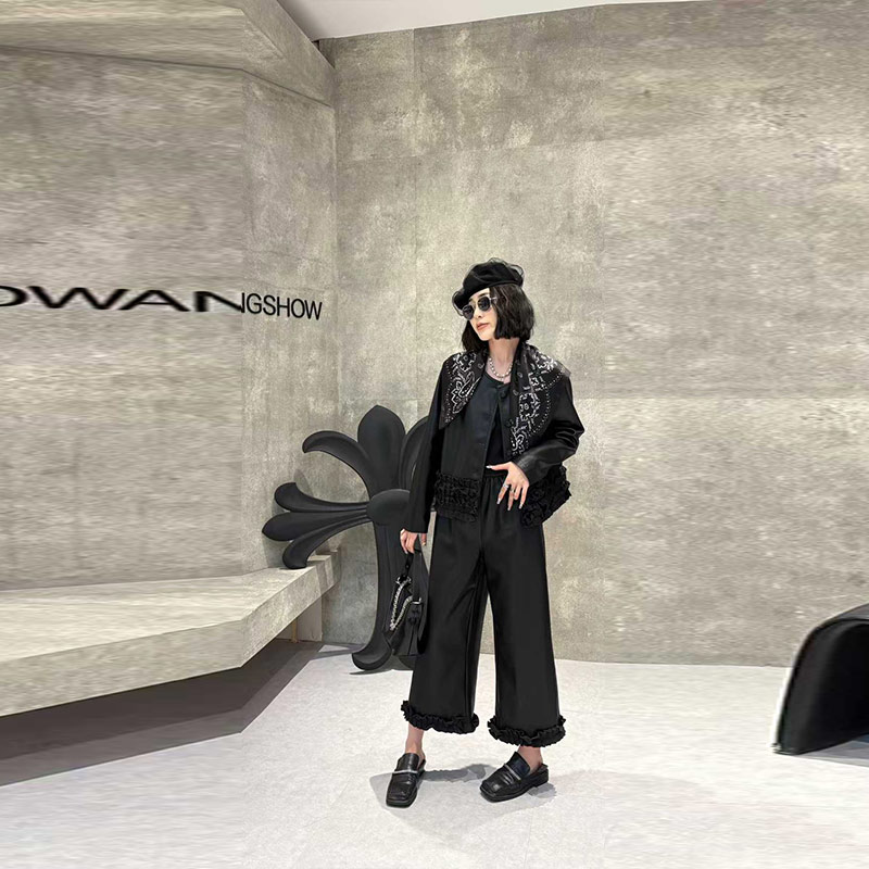 松紧腰阔腿皮裤开衫荷叶边摆皮衣