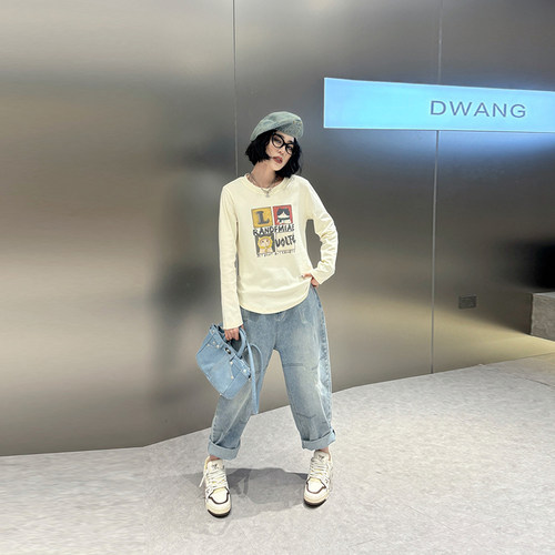 圆领卡通图案长袖上衣