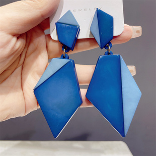 夸张耳环2026年新款潮欧美风气质几何三角形耳坠个性撞色彩色耳饰