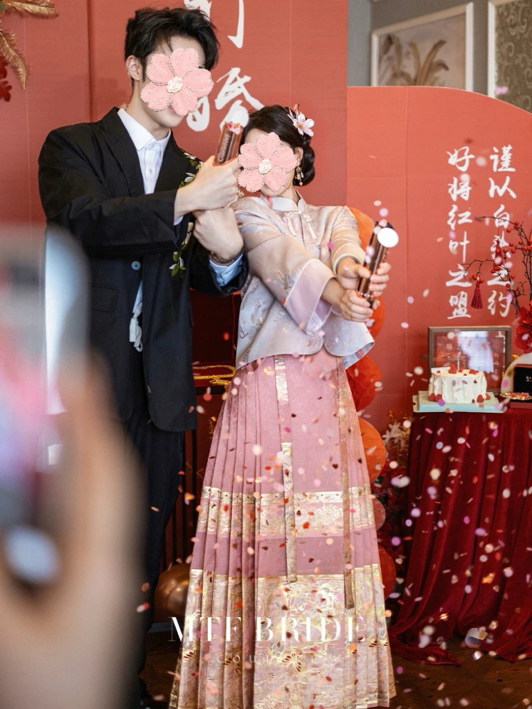 出租满庭芳【喜流年】新中式婚服马面裙汉服套装敬酒服订婚礼服