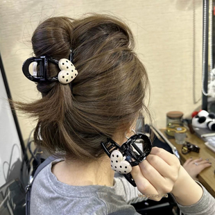波点爱心抓夹中号后脑勺盘发鲨鱼夹网红2025新款侧边夹公主头发饰