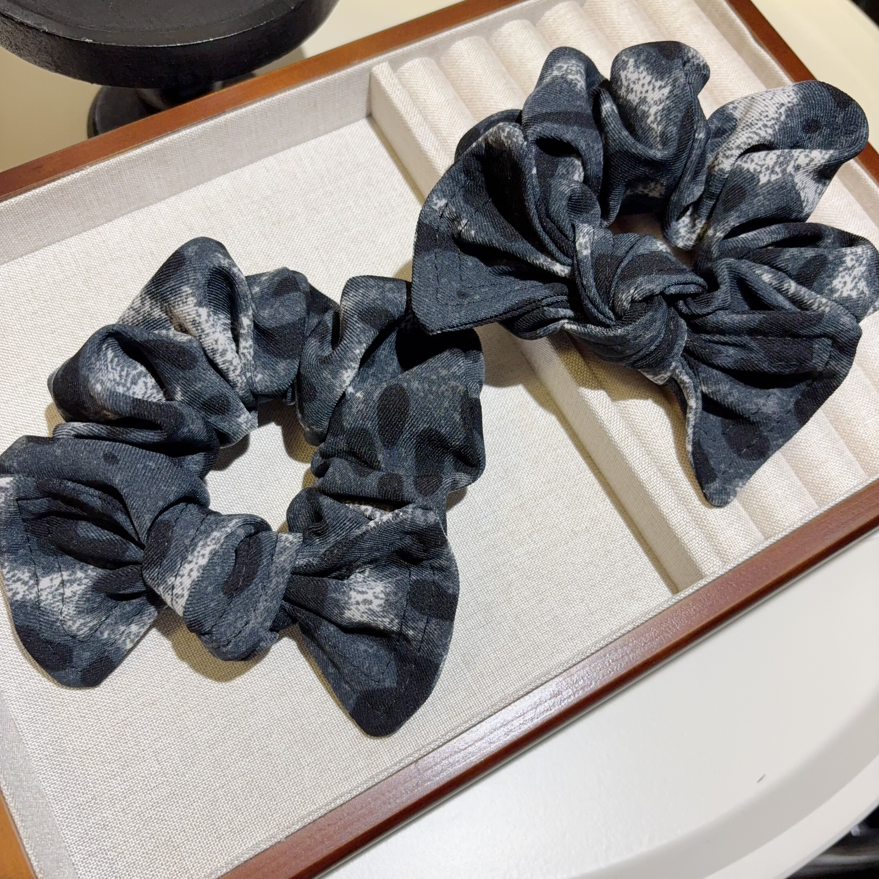 复古藏蓝色豹纹蝴蝶结大肠发圈高级感韩系丸子头马尾头绳大号发圈