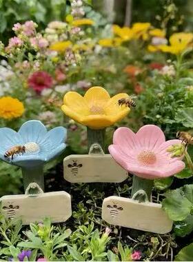 粉色陶瓷花形树脂蜜蜂饮水站