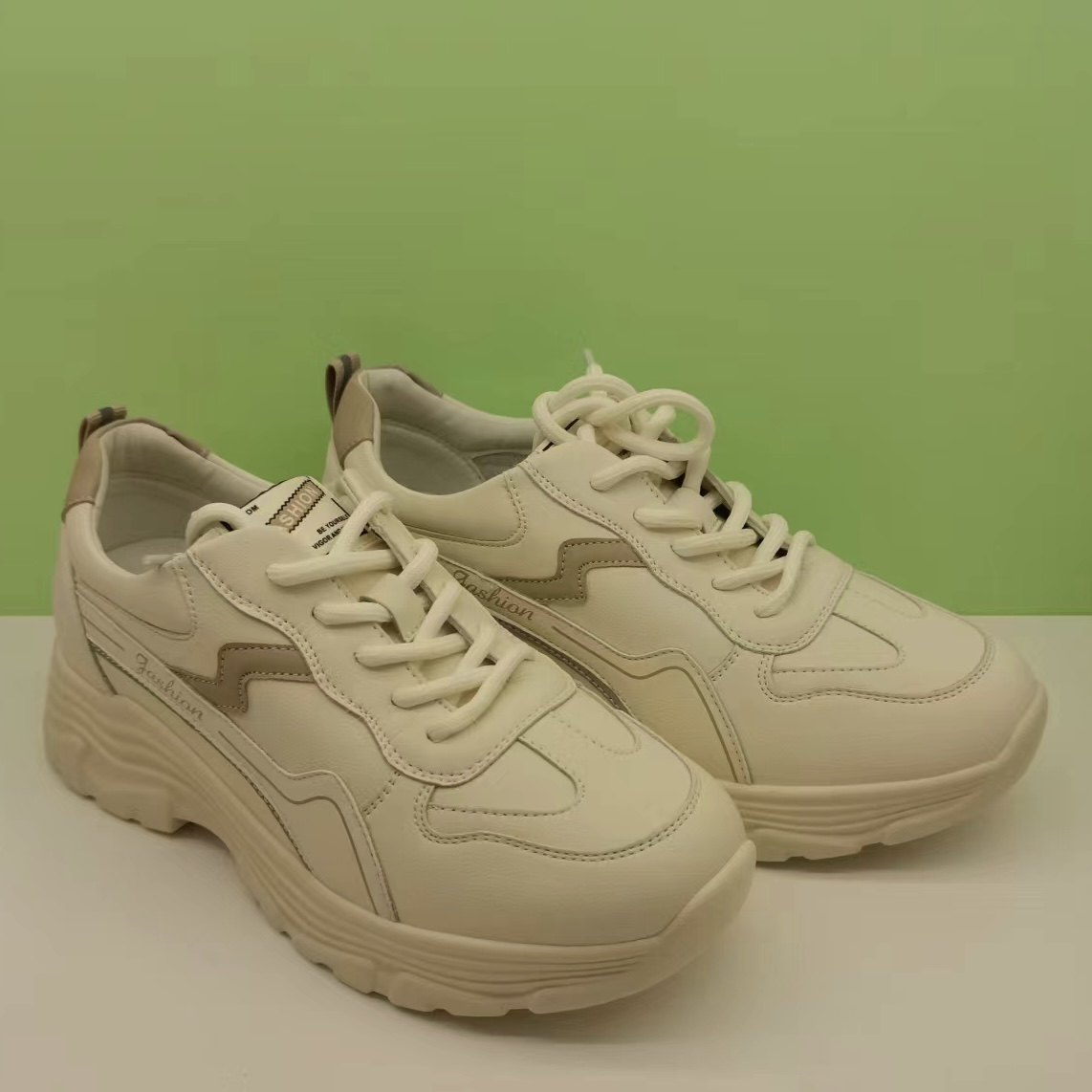 亮点女人26730运动鞋2023秋季款百搭超仟皮休闲运动系带透气女鞋5