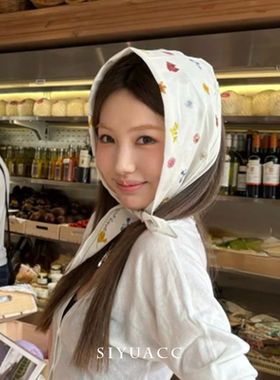 甜美白色印花方巾女时尚丝巾配饰