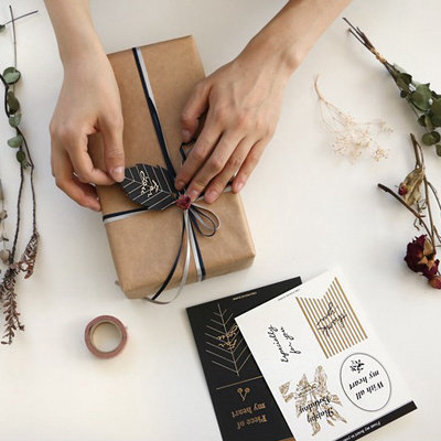 经典黑色金边1张+白色经典1张 共8枚吊牌标签