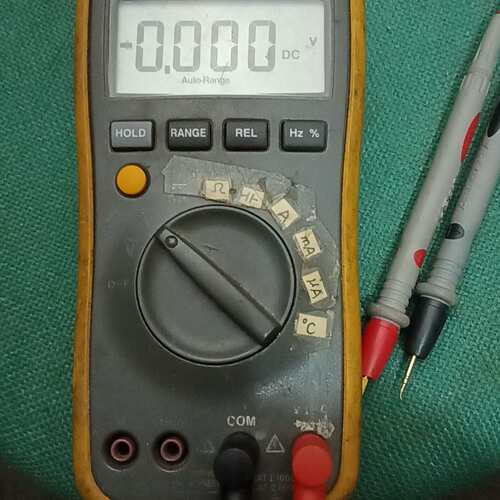 议价FLUKE 17B数字万用表，拆机件，带表笔，成色一般，有使