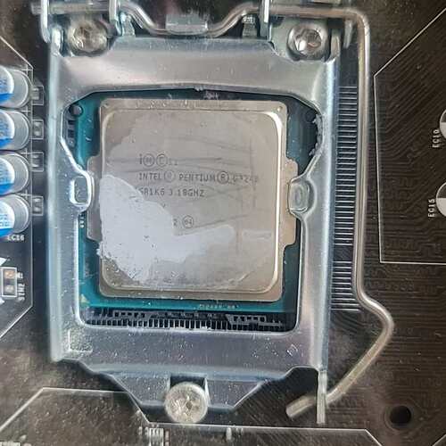 议价g3240 CPU，一切功能正常，带核显。非偏远地区包邮。