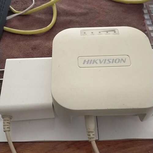 议价出海康威视DS-3WF0AC-2NE电梯专用网桥，成色如图，