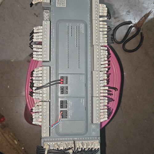 议价施耐德Modicon TM200C60R主机+TM3RDM1