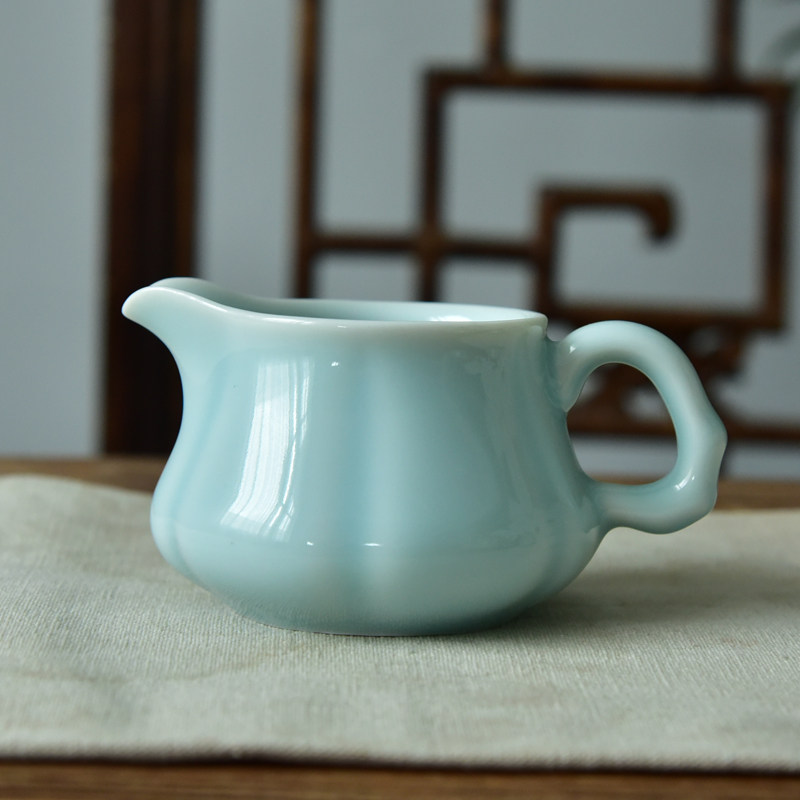 龙泉青瓷哥窑分茶器 创意陶瓷功夫茶具 匀杯茶海奶杯冰裂纹公道杯