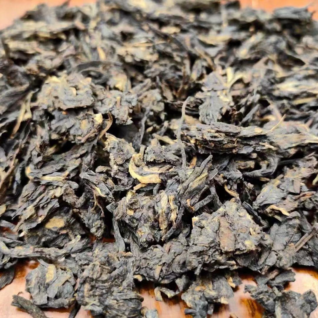 2000年布朗散块生茶，普洱茶，蜜韵香，回甘生津持久，一罐250克