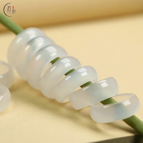 天然白月光玛瑙跑环23mm/17mm