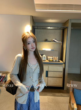 ZONEE/LEA宋亦雯 布达佩斯的初秋 法式设计感杏色V领开叉针织上衣